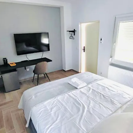 Apartment Anesi & *