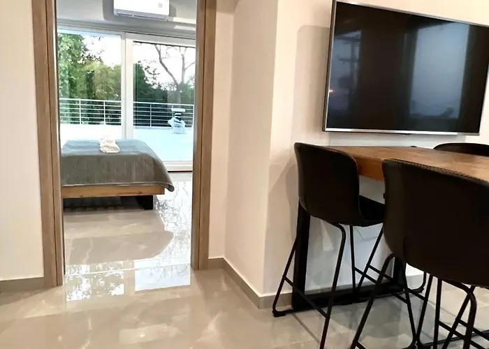 Anesi & * Leptokaria